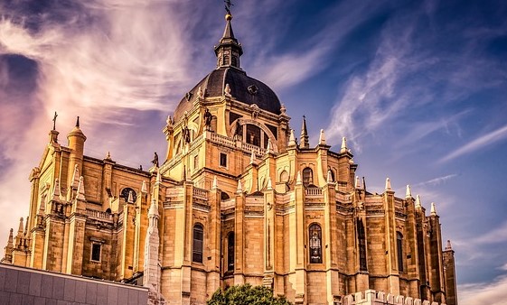 cathedral-3463324_640